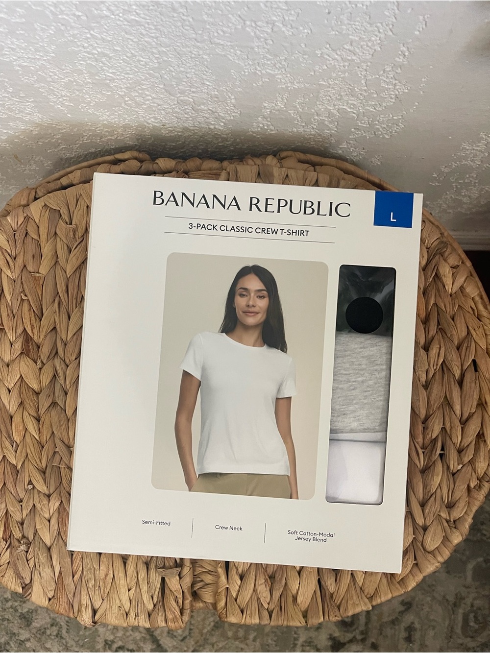 Banana Republic White & Light
Gray 3-Pack Crew T-Shirts